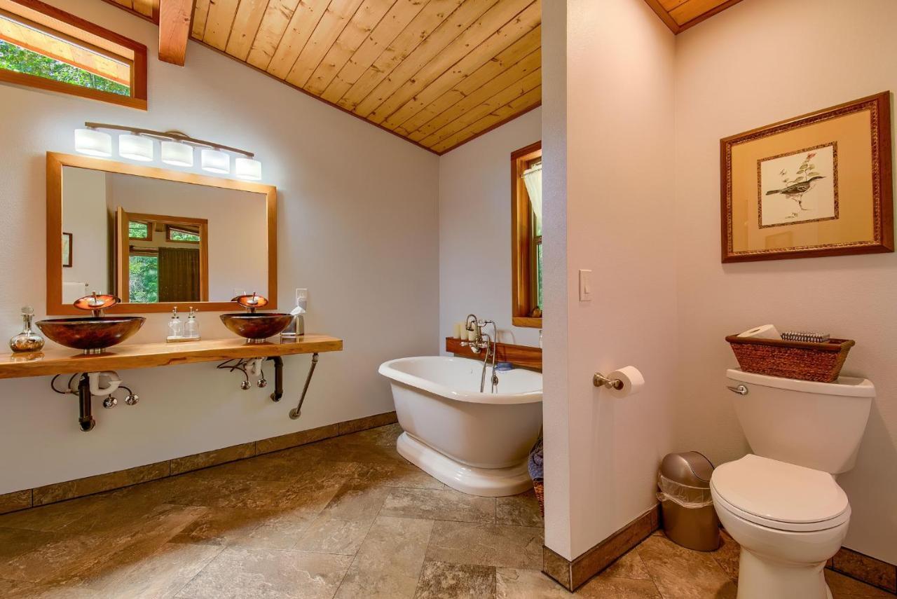 Angels Rest B&B Lavender Farm Skamania エクステリア 写真